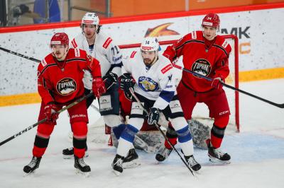 ХК «Рязань-ВДВ» на Урале уступил «Горняку»